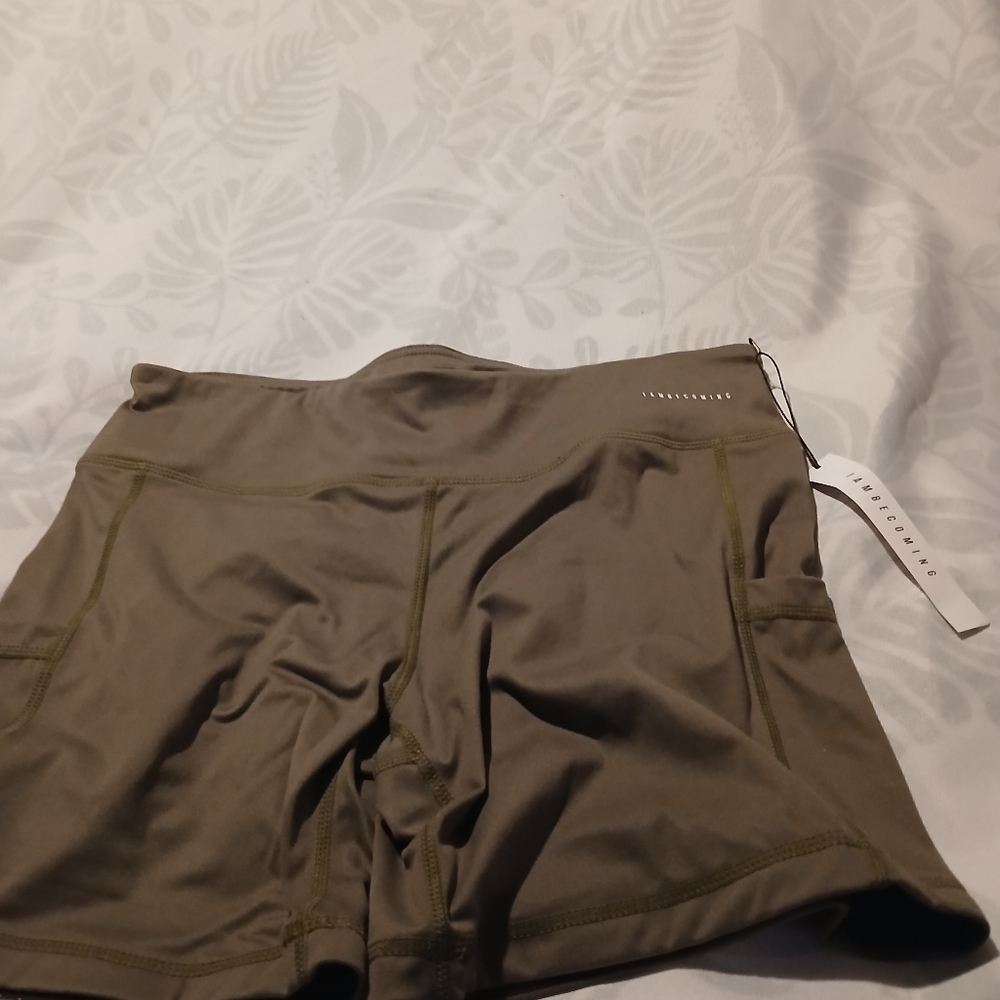 I am Becoming MFG Brand Ladies Green Workout Shorts. NWT. Size XL (12) - Picture 5 of 9